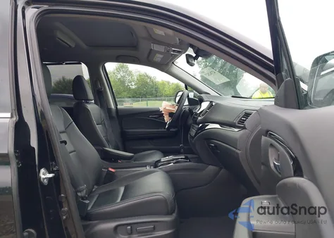 2019 Honda Pilot Touring z USA, uszkodzony, nr VIN 5FNYF6H93KB013191